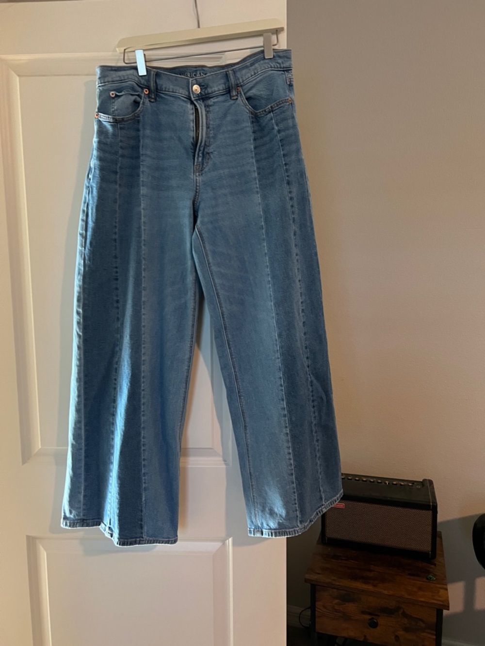 American Eagle Low Rise Ultra Wide-Leg Women's Jeans - Light Blue - size 10R